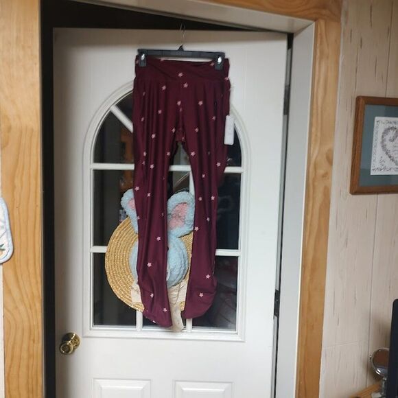 New Gilly Hicks Go Recharge Leggings Maroon With Stars Size Women's M - Picture 1 of 3